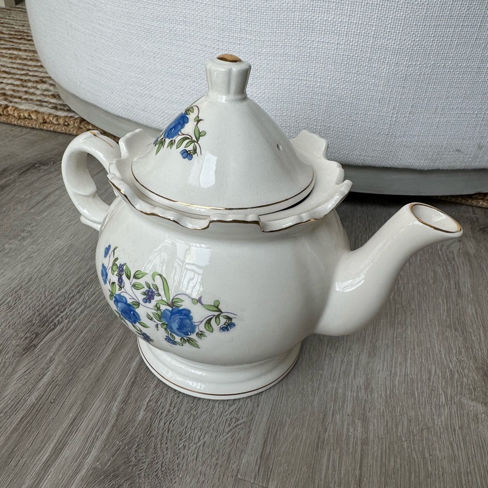 China Tea Pot - Picture 4 of 4